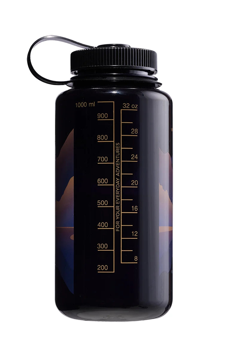 32oz WM Negative Landscape